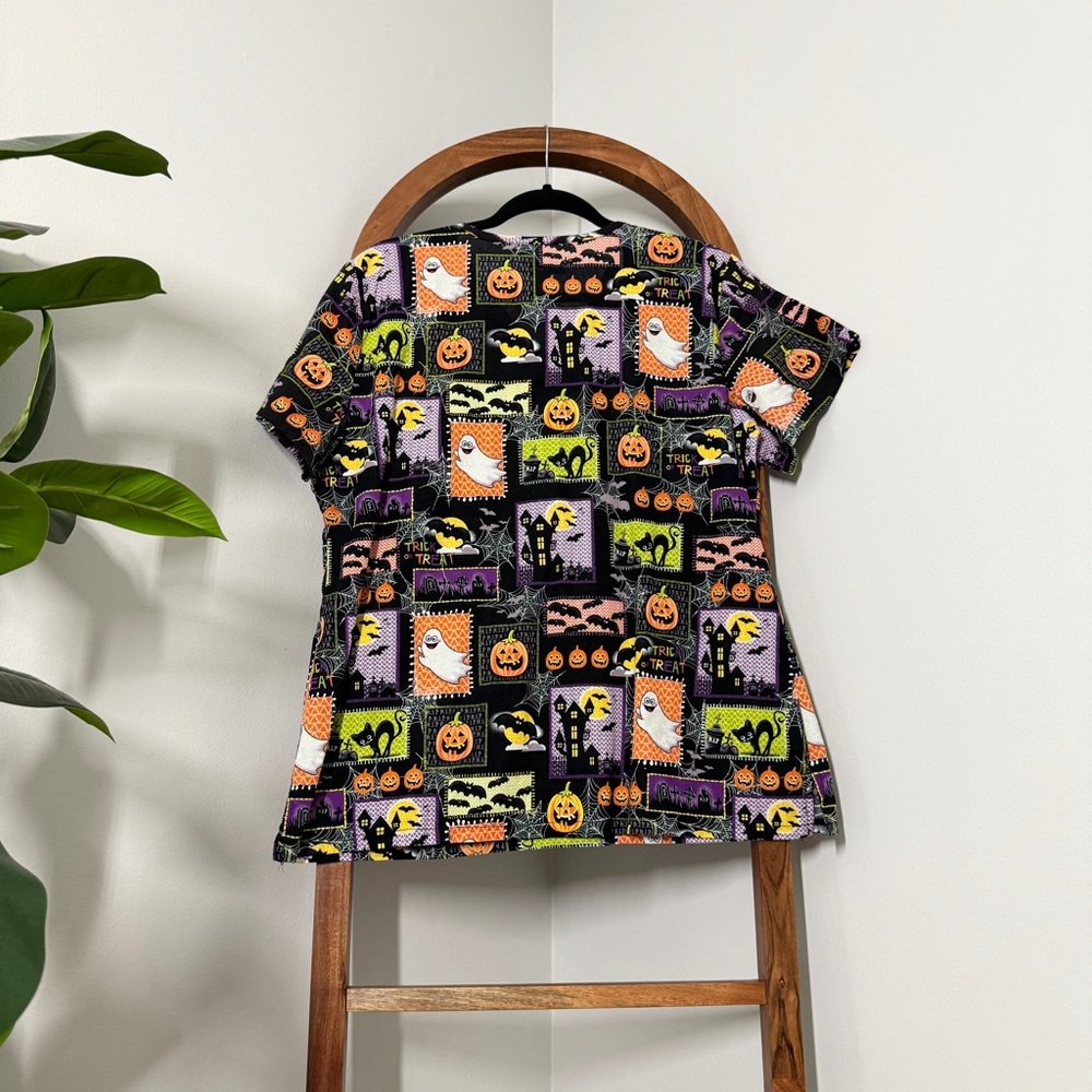 Peaches Uniforms LARGE Black Halloween Short Sleeve Scrub Top - Picture 2 of 7